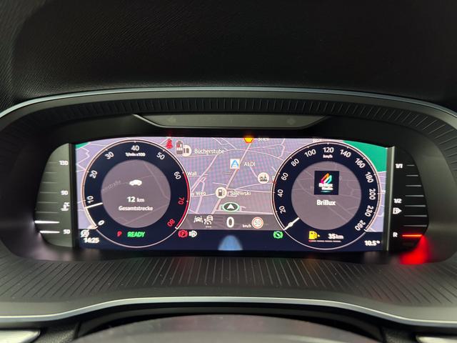 Skoda Octavia Combi Selection DSG ACC NAVI BSD 