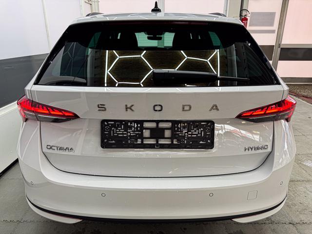 Skoda Octavia Combi Selection DSG ACC NAVI BSD 