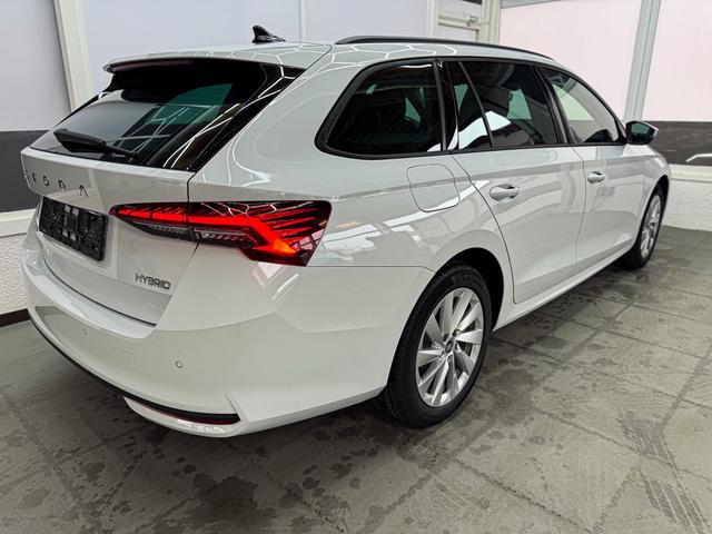 Skoda Octavia Combi Selection DSG ACC NAVI BSD 