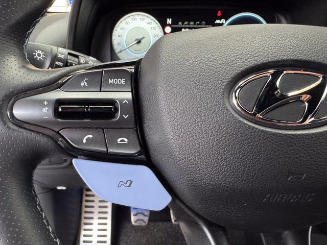 Hyundai i20 PERFORMANCE NAVI SHZ RFK BOSE 