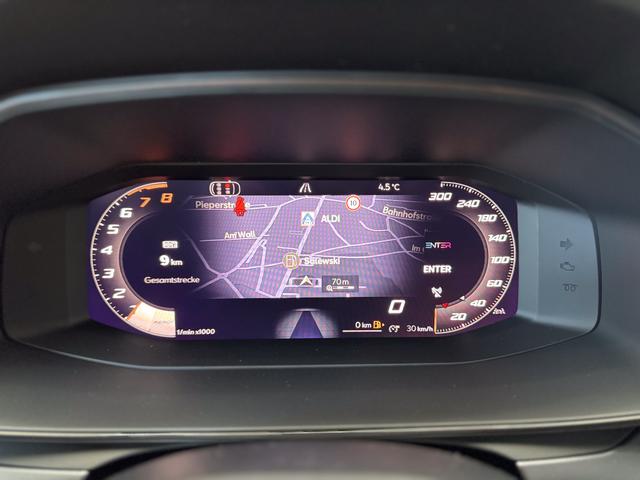 Cupra Leon Sportstourer 1.5 TSI NAVI ACC KEYLESS SHZ RFK 