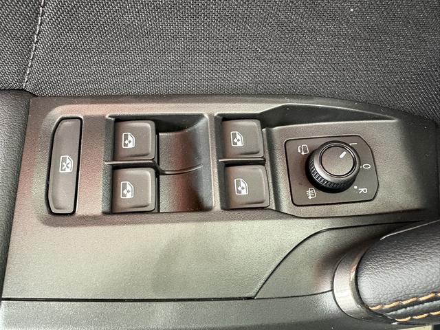 Cupra Leon Sportstourer 1.5 eTSI DSG AHK ACC KEYLESS SHZ RFK 