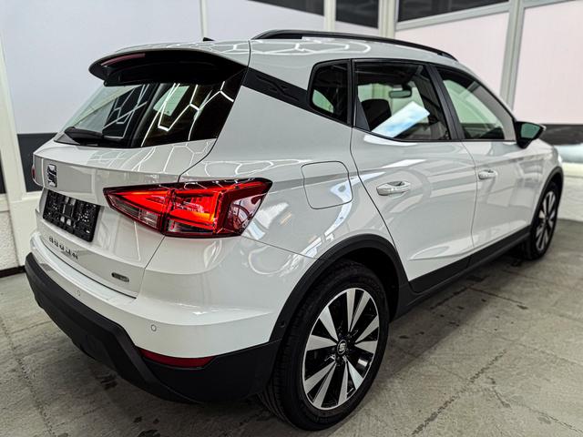 Seat Arona 1.0 TSI STYLE NAVI SHZ LED BSD AHK 