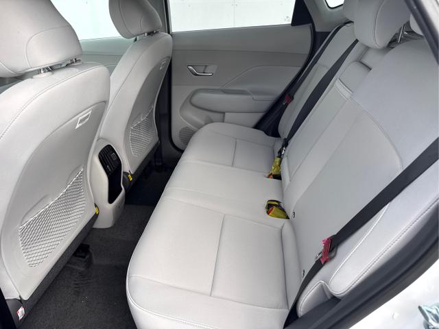 Hyundai / KONA / Grau /  /  / 