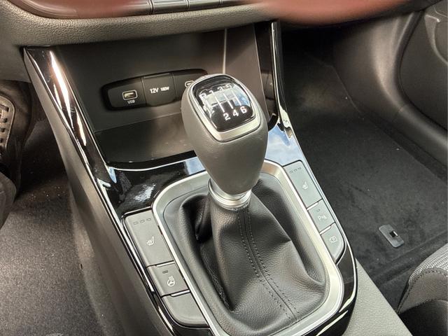 Hyundai / i30 / Grau / / / 