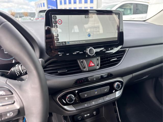 Hyundai / i30 / Grau / / / 