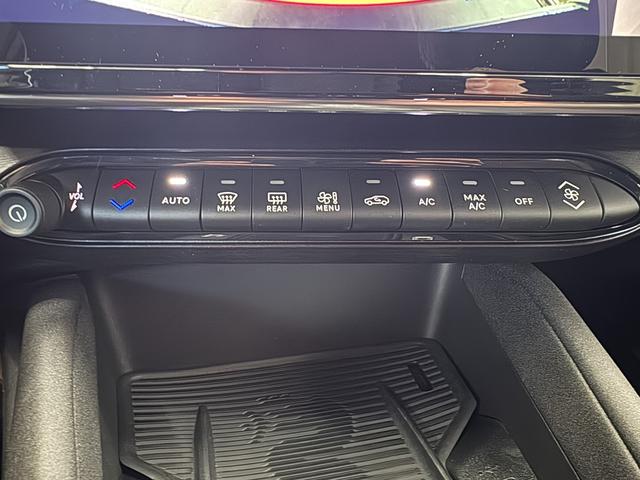 Alfa Romeo Junior Speciale IBRIDA MATRIX ACC KEYLESS NAVI 