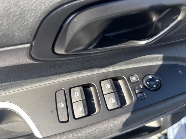 Hyundai / i20 / Grau /  /  / 