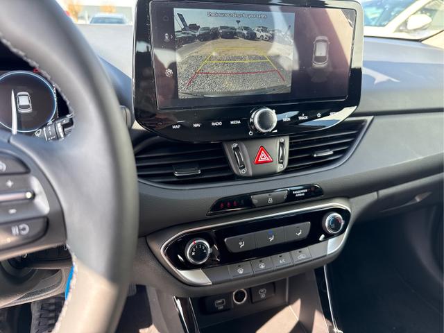 Hyundai / i30 / Grau /  /  / 