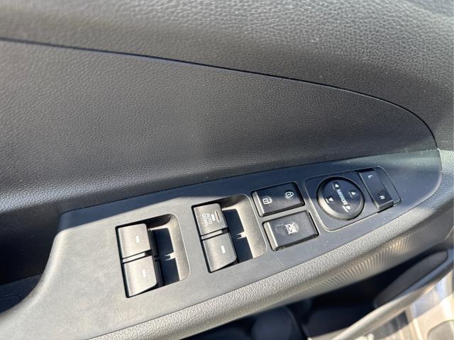 Hyundai / TUCSON / Grau /  /  / 