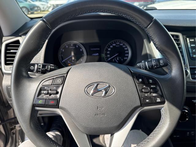 Hyundai / TUCSON / Grau /  /  / 