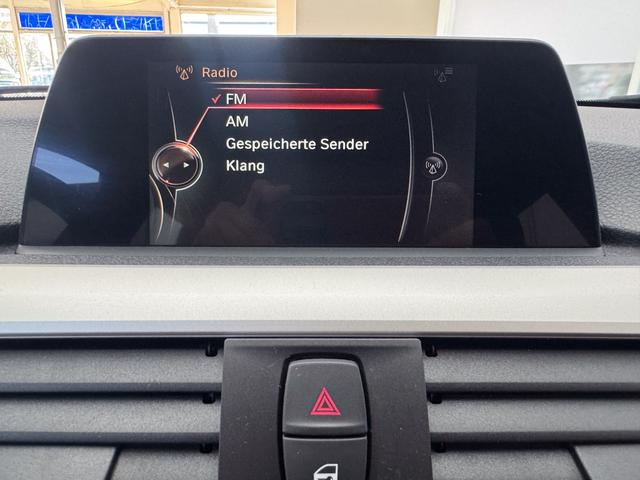 BMW 3er Touring ADVANTAGE 318d NAVI EL.HECKKLAPPE LED SHZ 