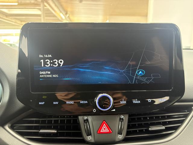 Hyundai i30 Kombi STYLE NAVI WP ALU LED RFK PDC 