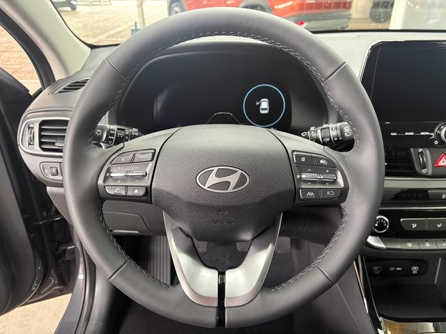 Hyundai i30 Kombi STYLE NAVI WP ALU LED RFK PDC 