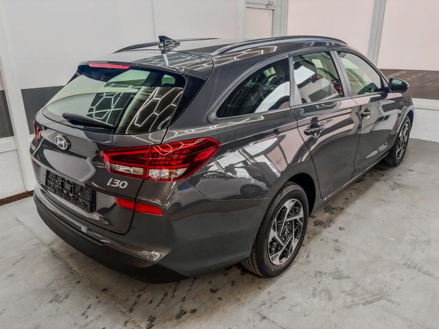 Hyundai i30 Kombi STYLE NAVI WP ALU LED RFK PDC 