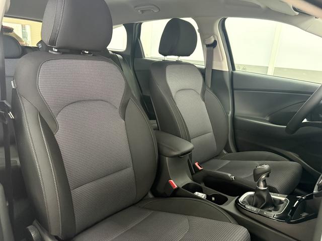 Hyundai i30 Kombi STYLE NAVI WP ALU LED RFK PDC 