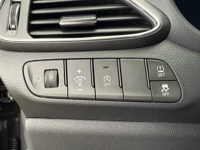 Hyundai i30 Kombi STYLE NAVI WP ALU LED RFK PDC 