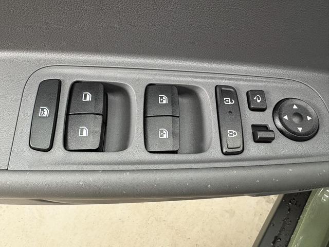 Hyundai Inster STYLE CROSS 49kWh LED SHZ NAVI PDC v+h RFK ACC 