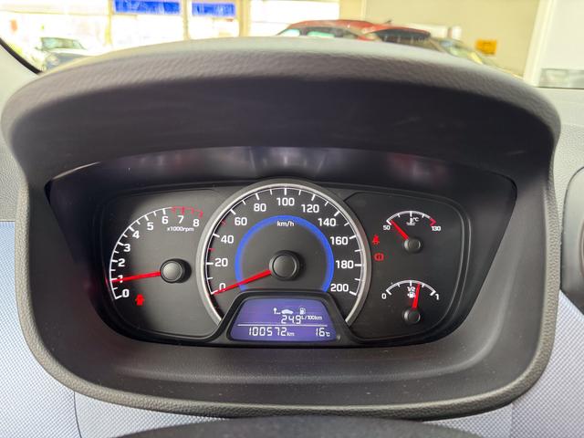 Hyundai i10 1.0 FIFA WORLD CUP EDITION SHZ ALU RADIO KLIMA EL.PAKET 