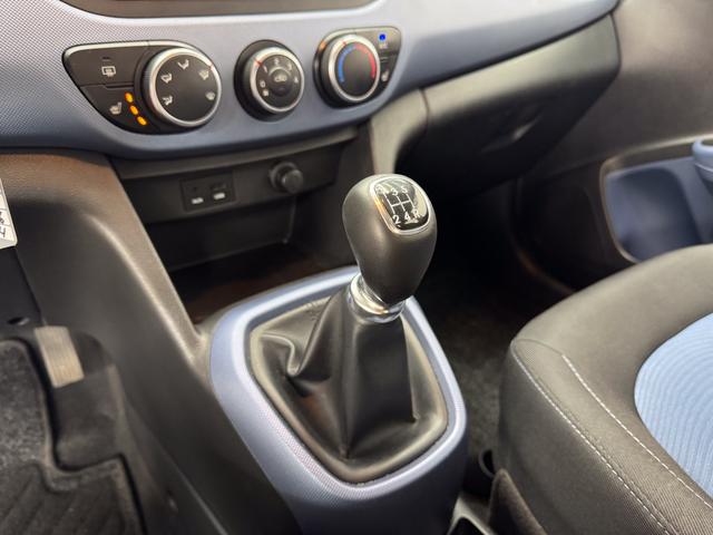 Hyundai i10 1.0 FIFA WORLD CUP EDITION SHZ ALU RADIO KLIMA EL.PAKET 