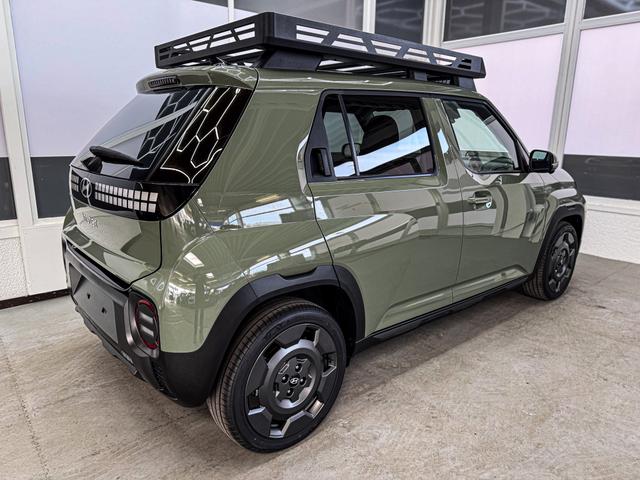 Hyundai Inster IMPRESSION CROSS 49kWh PANO 220V DIG.KEY SHZ 360 BCA ACC NAVI RFK LED 