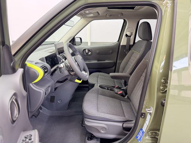 Hyundai Inster IMPRESSION CROSS 49kWh PANO 220V DIG.KEY SHZ 360 BCA ACC NAVI RFK LED 