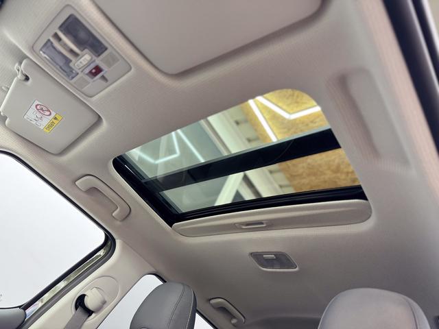 Hyundai Inster IMPRESSION CROSS 49kWh PANO 220V DIG.KEY SHZ 360 BCA ACC NAVI RFK LED 