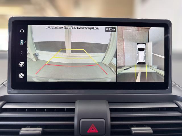 Hyundai Inster IMPRESSION CROSS 49kWh PANO 220V DIG.KEY SHZ 360 BCA ACC NAVI RFK LED 