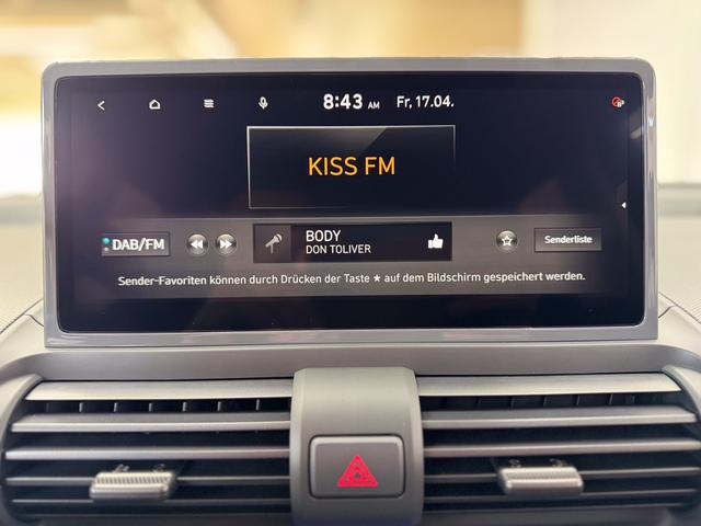 Hyundai Inster IMPRESSION CROSS 49kWh PANO 220V DIG.KEY SHZ 360 BCA ACC NAVI RFK LED 