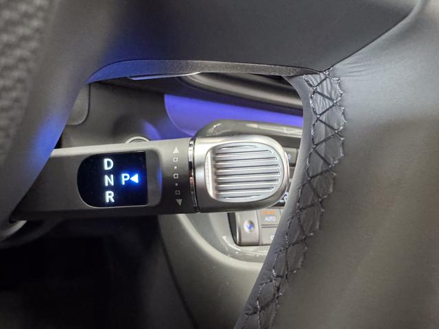 Hyundai Inster IMPRESSION CROSS 49kWh PANO 220V DIG.KEY SHZ 360 BCA ACC NAVI RFK LED 