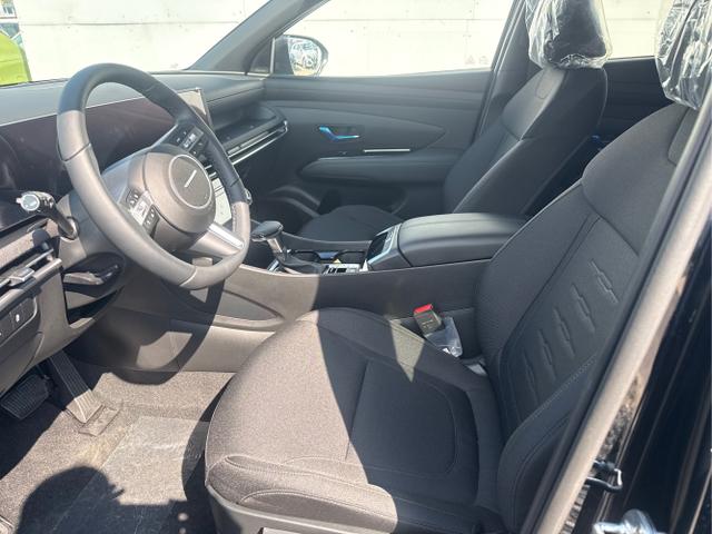Hyundai / TUCSON / Grau / / / 