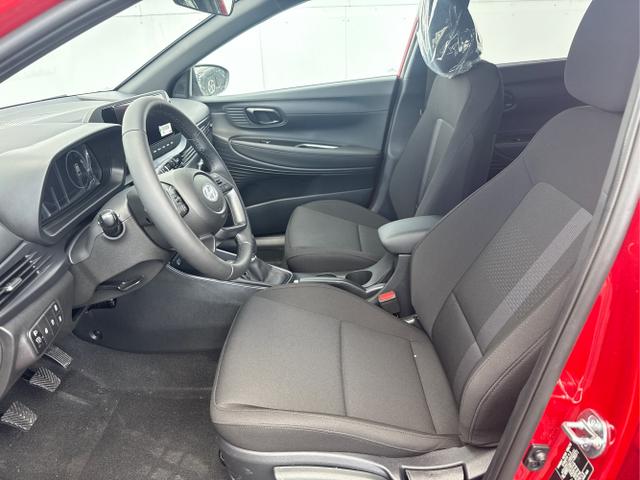 Hyundai / i20 / Grau / / / 