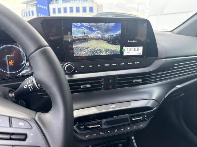 Hyundai / i20 / Grau / / / 