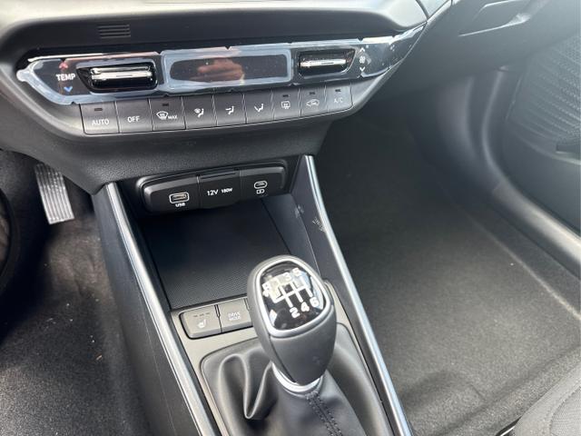 Hyundai / i20 / Grau / / / 