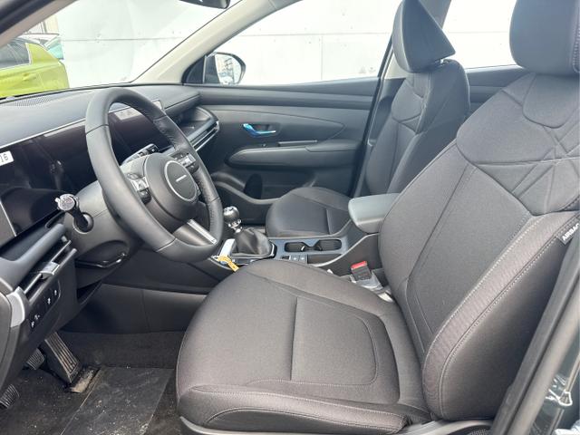 Hyundai / TUCSON / Grau / / / 