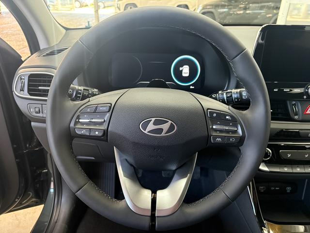 Hyundai i30 Kombi STYLE NAVI WP ALU LED RFK PDC 