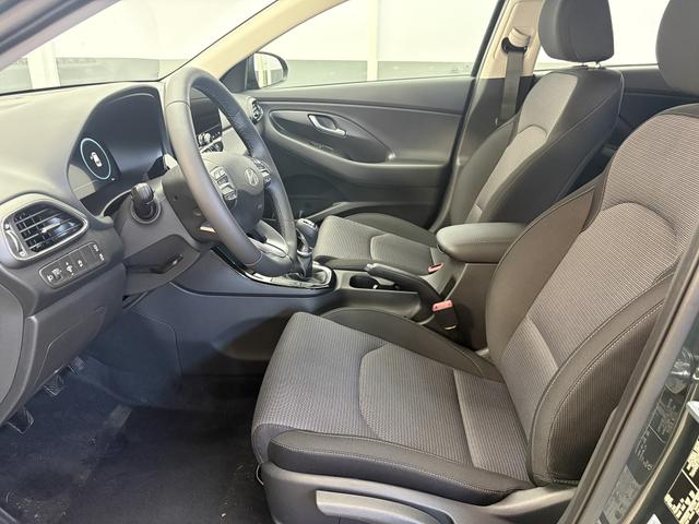 Hyundai i30 Kombi STYLE NAVI WP ALU LED RFK PDC 