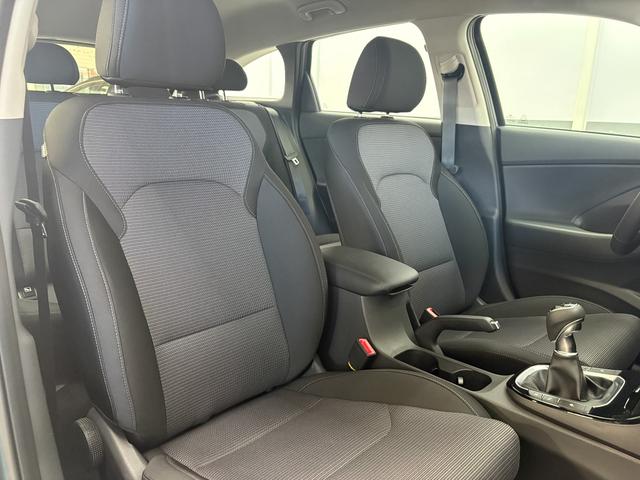 Hyundai i30 Kombi STYLE NAVI WP ALU LED RFK PDC 