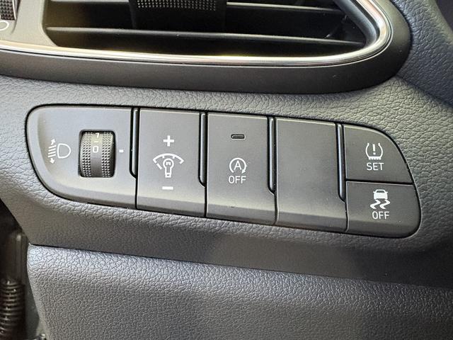 Hyundai i30 Kombi STYLE NAVI WP ALU LED RFK PDC 