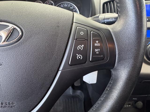 Hyundai i30 Kombi EUROPE PLUS AHK RADIO KLIMAAUTOMATIK TEMPOMAT NSW EL.PAKET 