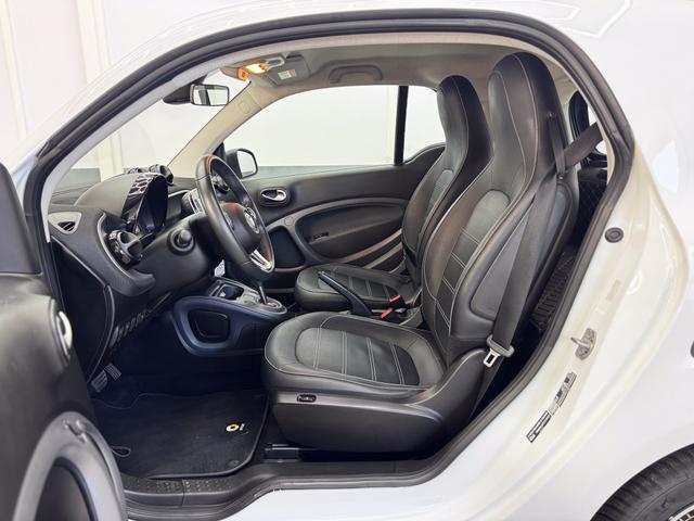 Smart fortwo PRIME DCT SHZ LEDER KLIMAAUTOMATIK TEMPOMAT 