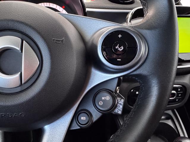 Smart fortwo PRIME DCT SHZ LEDER KLIMAAUTOMATIK TEMPOMAT 