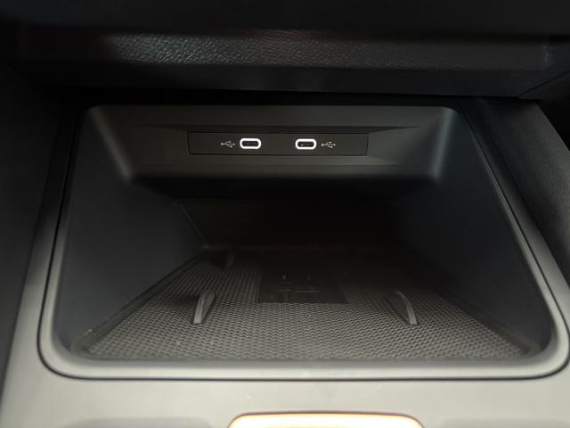 Cupra Leon 1.5 eTSI DSG NAVI MATRIX INTELLIGENT DRIVE KEYLESS SHZ RFK 