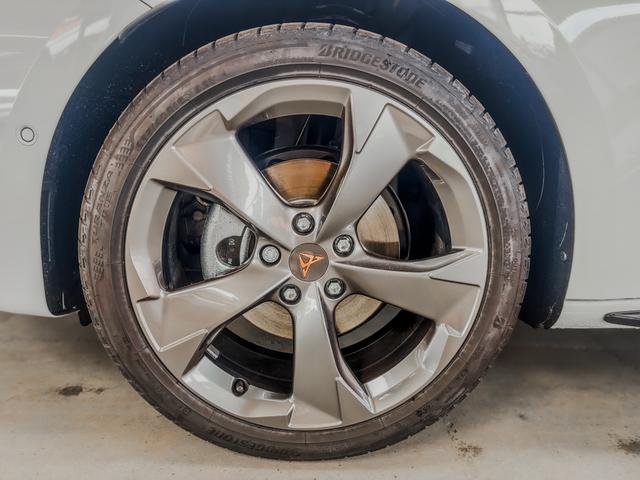 Cupra Leon 1.5 eTSI DSG NAVI MATRIX INTELLIGENT DRIVE KEYLESS SHZ RFK 