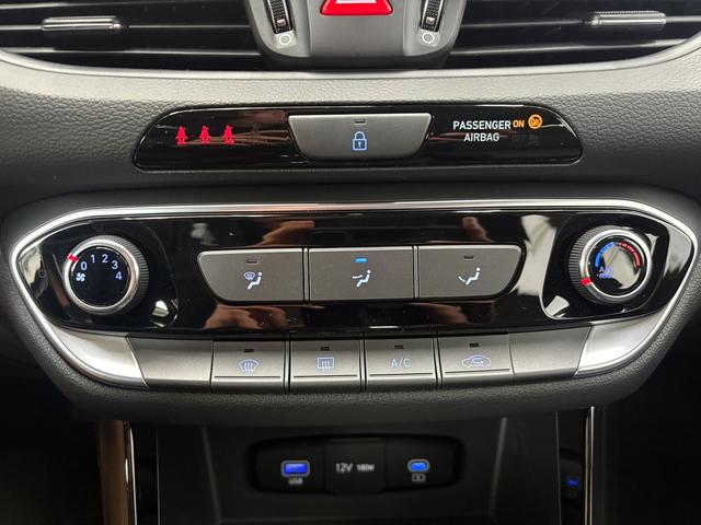 Hyundai i30 STYLE NAVI WP ALU LED RFK PDC 