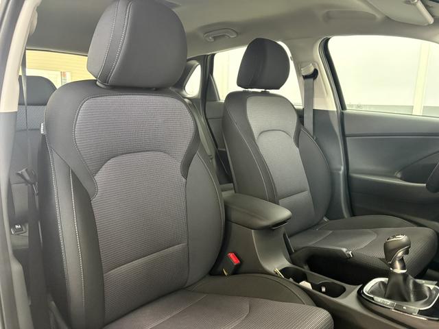Hyundai i30 STYLE NAVI WP ALU LED RFK PDC 