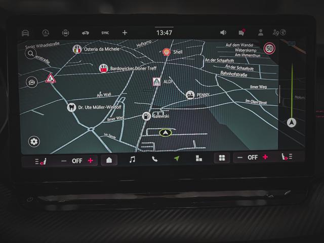 Skoda Octavia RS Combi 2.0 TSI DSG AHK PANO SHZ MATRIX NAVI RFK 