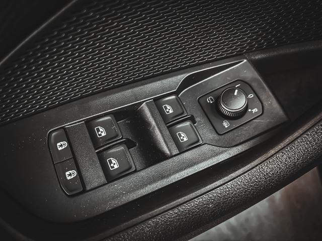 Skoda Octavia RS Combi 2.0 TSI DSG AHK PANO SHZ MATRIX NAVI RFK 