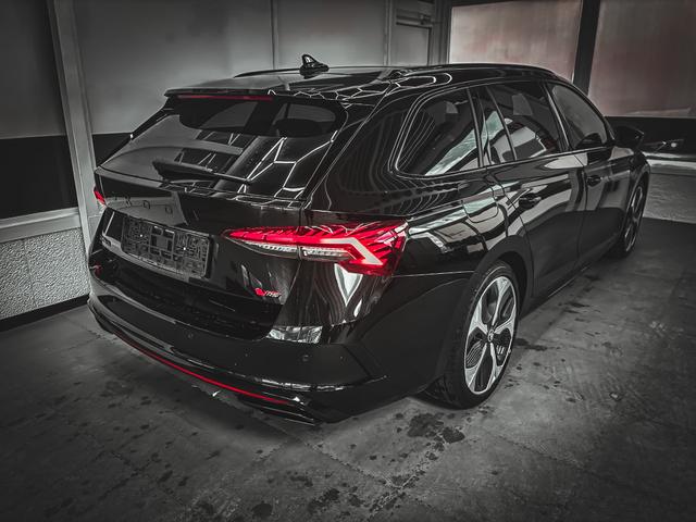 Skoda Octavia Combi 2.0 TSI DSG AHK PANO SHZ MATRIX NAVI RFK 