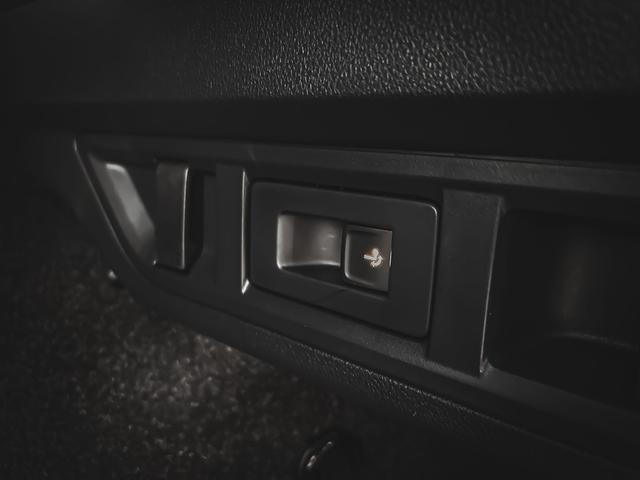 Skoda Octavia RS Combi 2.0 TSI DSG AHK PANO SHZ MATRIX NAVI RFK 